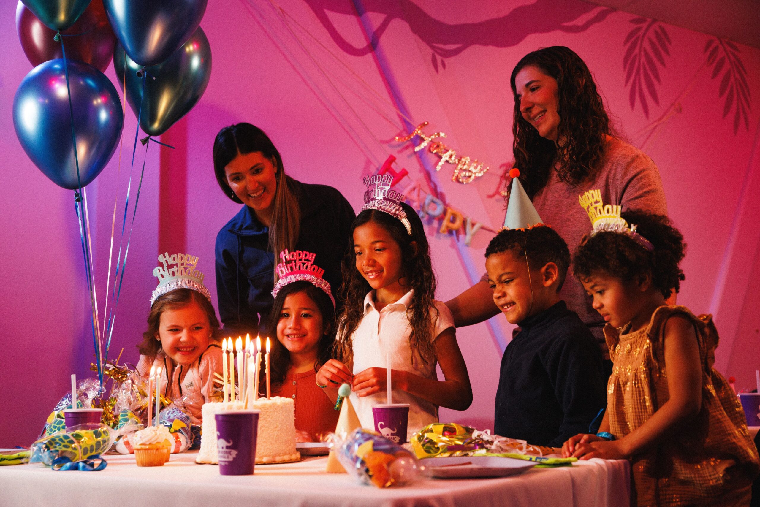 Jurassic Jungle birthday party room