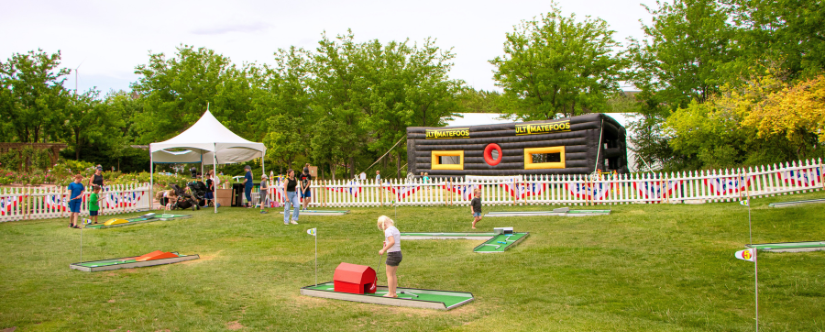 kids jumping on bounce pad