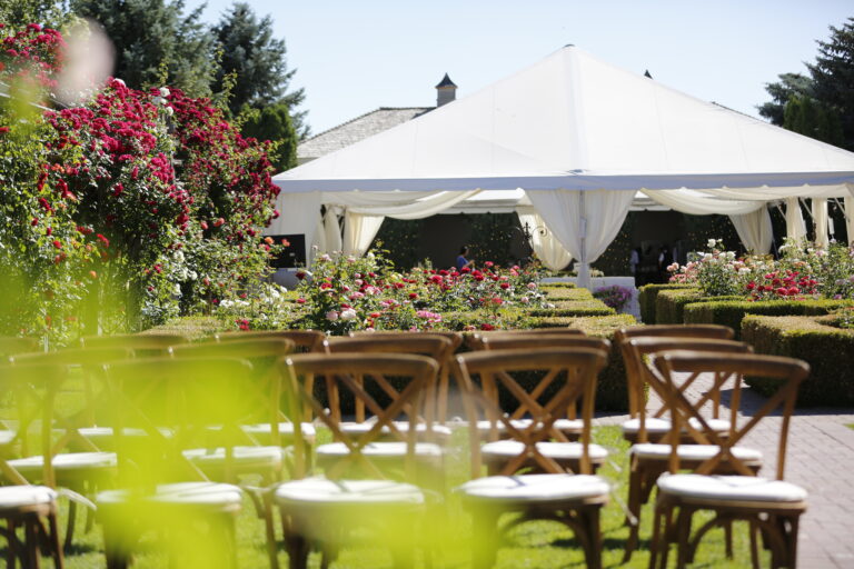 Choosing a single venue for both your ceremony and reception simplifies the planning process significantly.