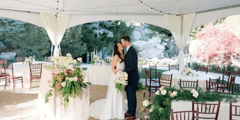 Get inspired by summer-to-fall wedding color trends!